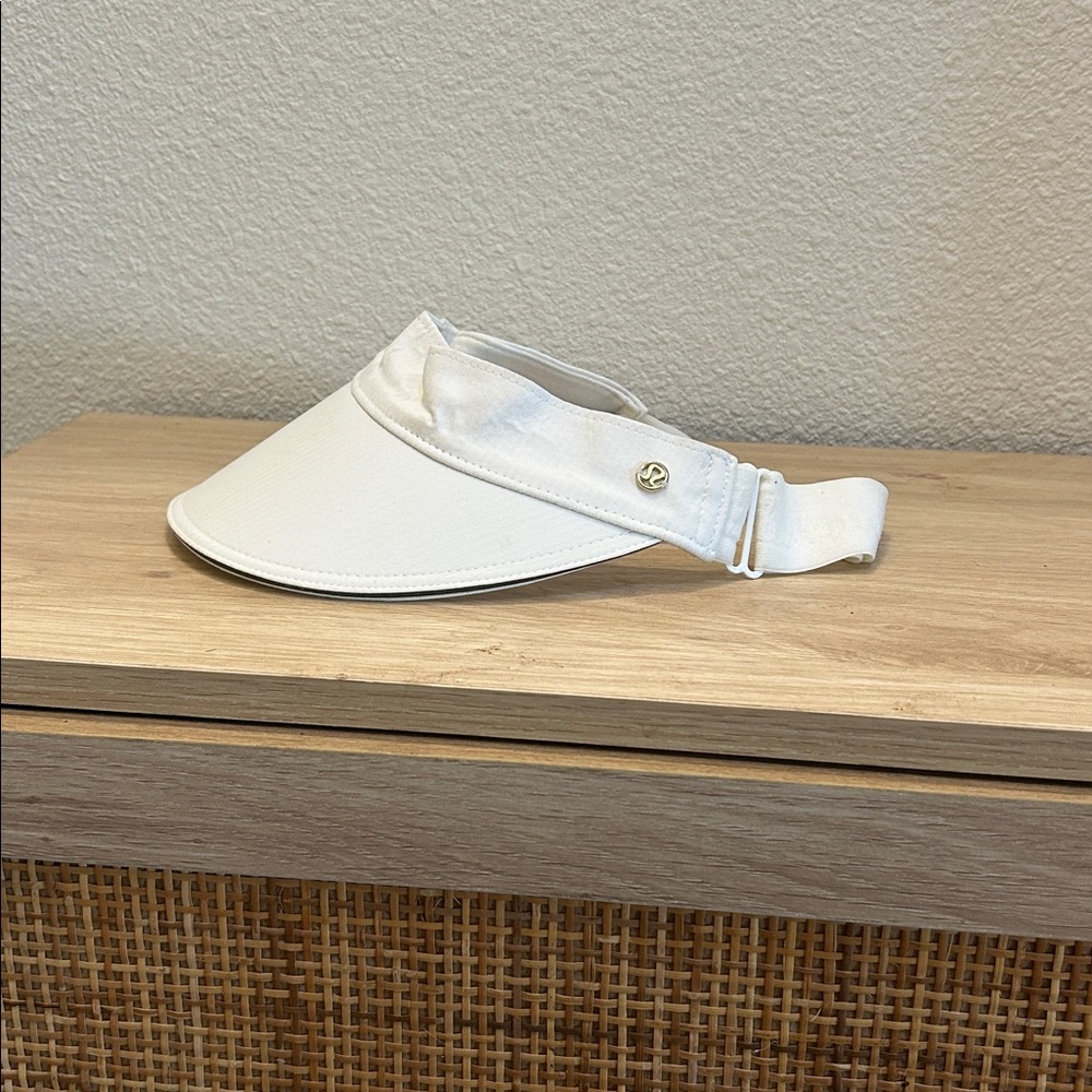 Lululemon white adjustable visor hat